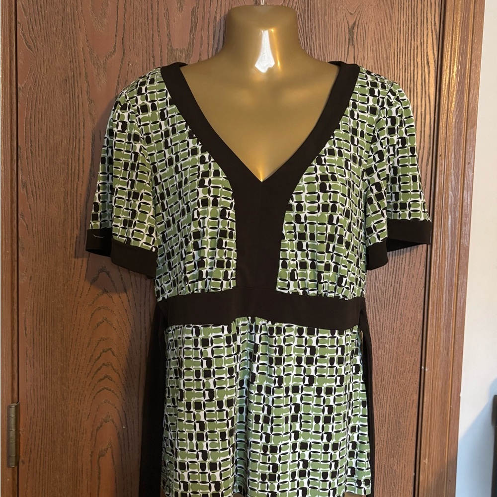 Apt. 9 Brown and Green Stretch Top